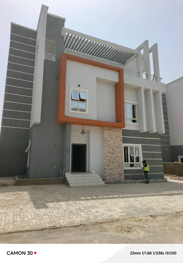 Luxury Smarthome of 5 bedrooms fully detached duplex property listing in Nigeria