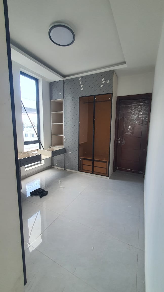 FOR SALE : Luxury 6-bedrooms detached house – Banana Island, Ikoyi, Lagos**