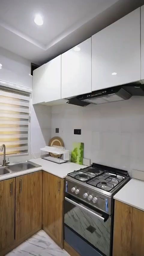 Premium 4-Bedroom Serviced Corner-Piece Terrace Apartment