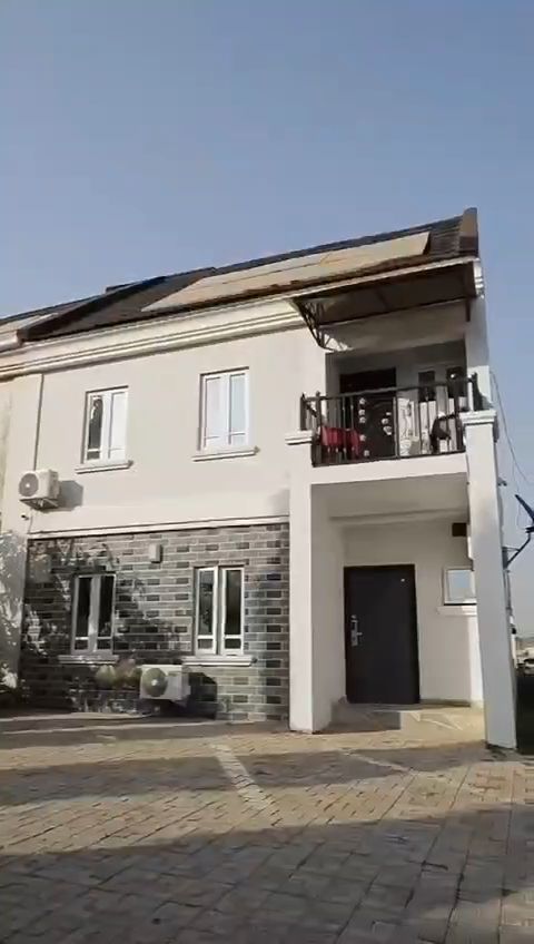 Premium 4-Bedroom Serviced Corner-Piece Terrace Apartment