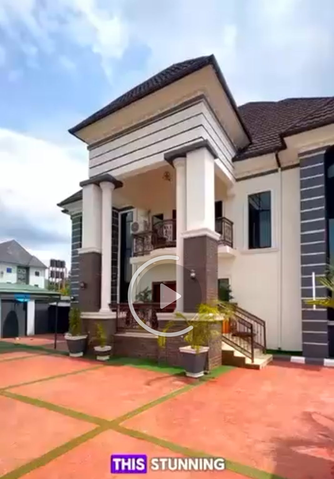 Luxury furnished 7 bed duplex with spacious compound at Conraw Estate, Emene, Enugu🏚️📌